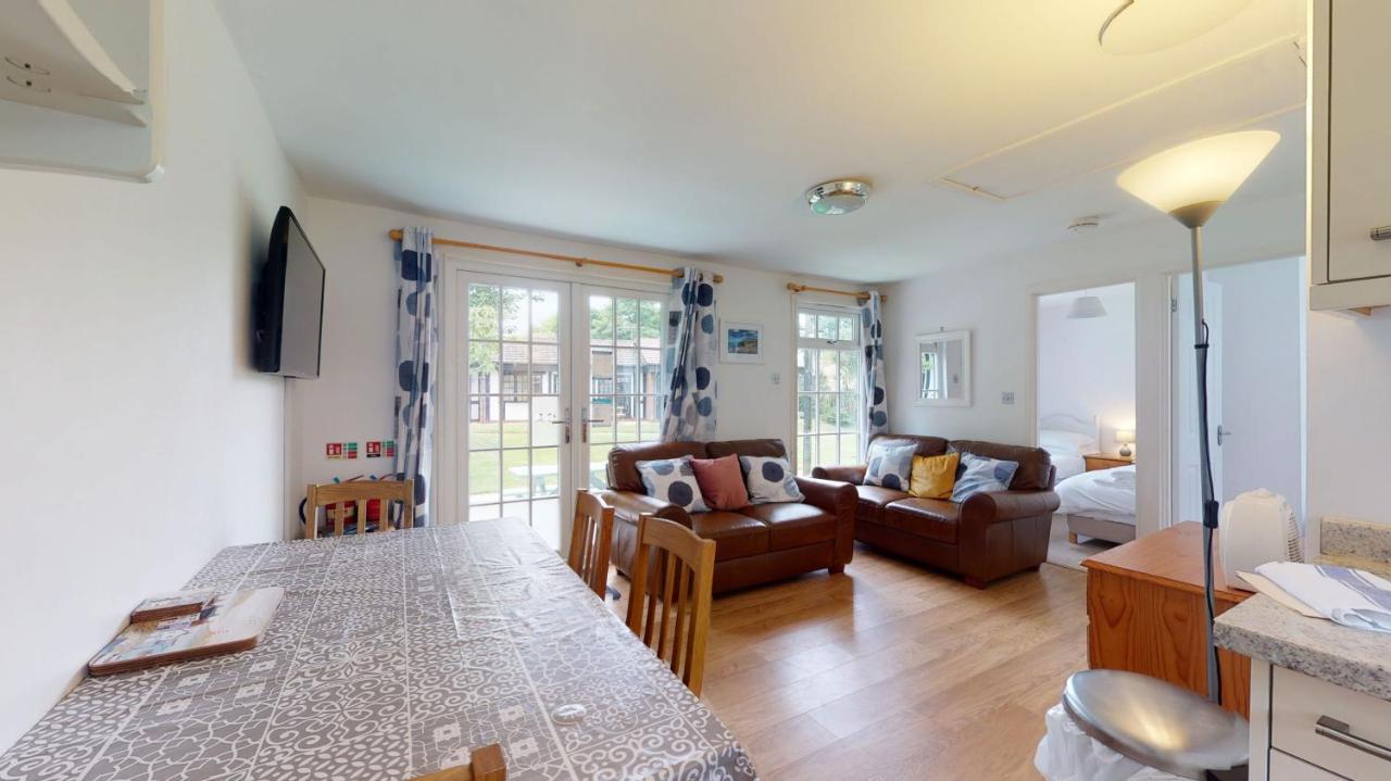 28 Tudor Court, Tolroy Manor ヘイル エクステリア 写真