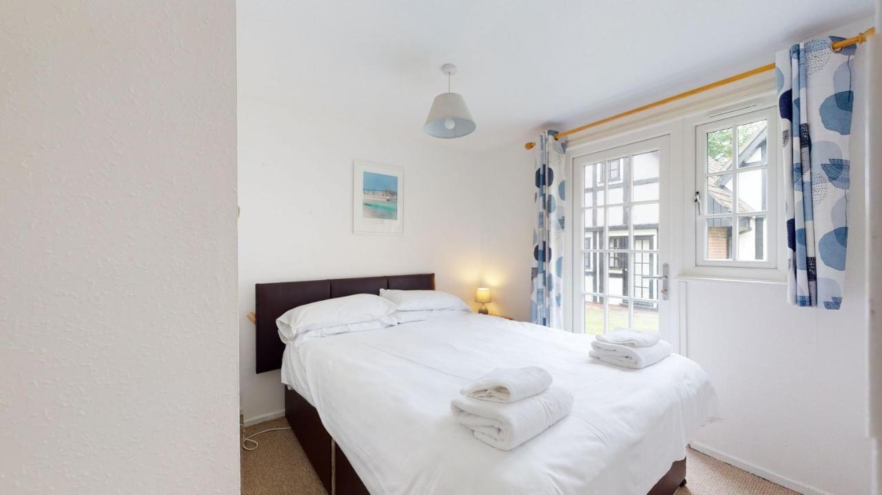 28 Tudor Court, Tolroy Manor ヘイル エクステリア 写真