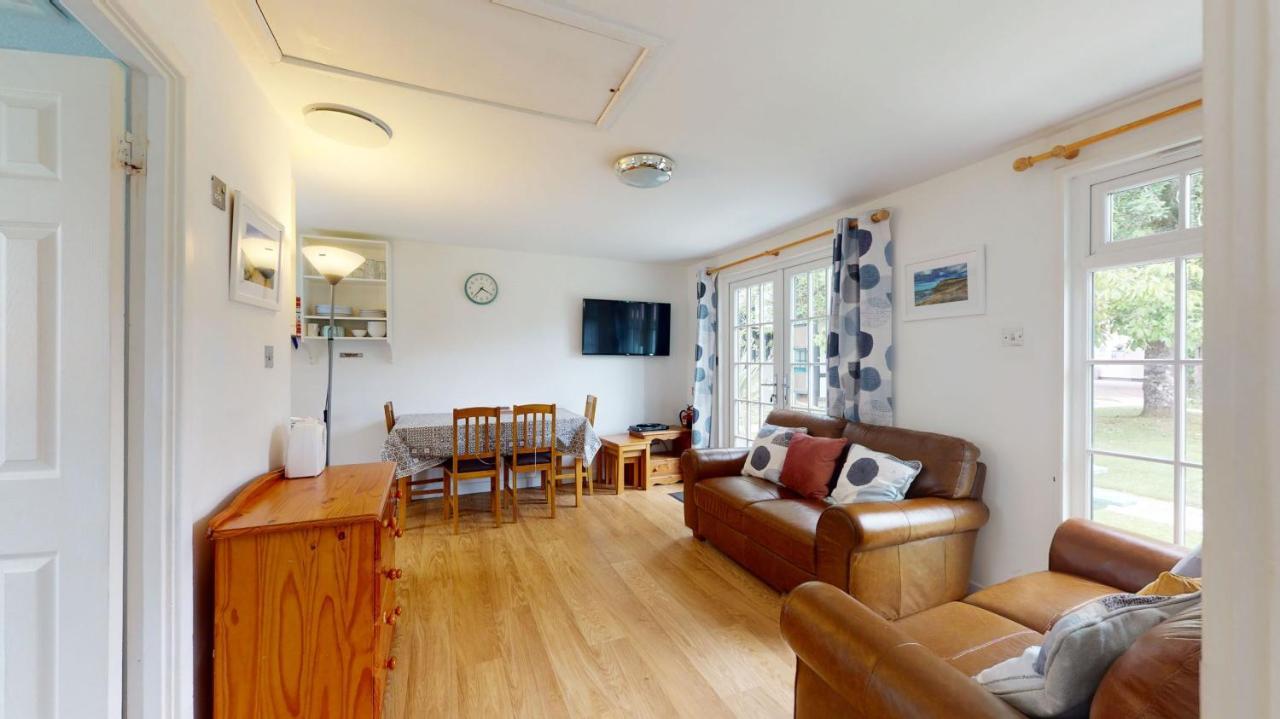 28 Tudor Court, Tolroy Manor ヘイル エクステリア 写真