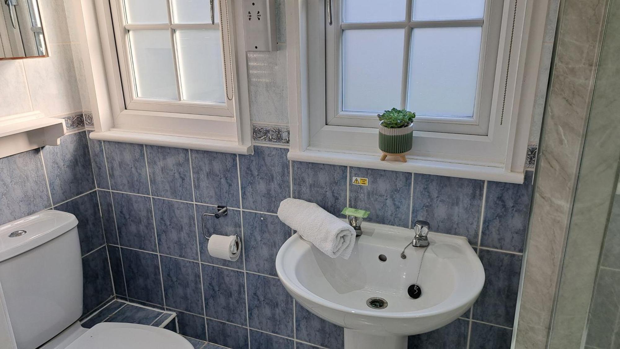 28 Tudor Court, Tolroy Manor ヘイル エクステリア 写真